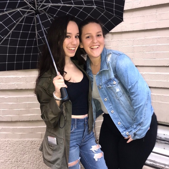 Meet your Posher, Becca - Picture 1 of 1